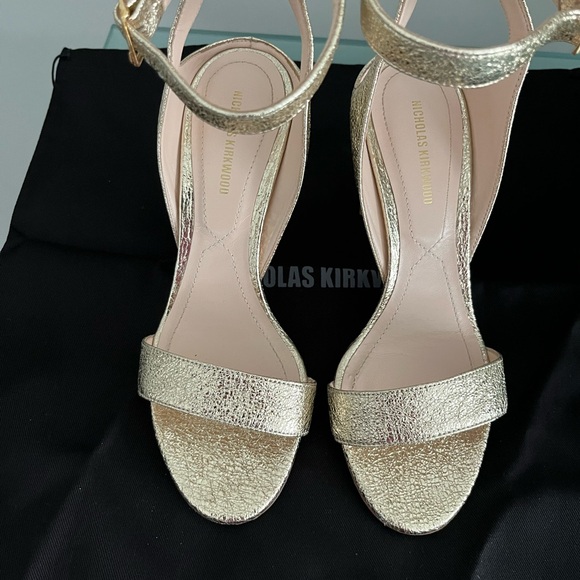 Nicholas Kirkwood gold sandals with pearl - Picture 10 of 10